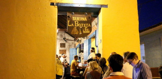 3 Powody dlaczego POWINNAŚ pojechać na Kubę Taberna La Botija, Trinidad, Kuba