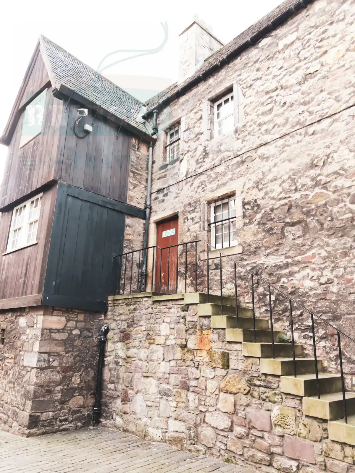 Bakehouse Close, widok na drukarnię Alexandra Malcoma (Jamie Fraser) w serialu Outlander. Miejsce kręcenia scen.